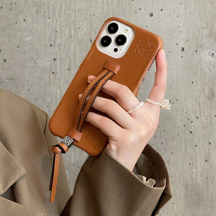 女性向け斜めがスマホケース loeweアイフォーン 16