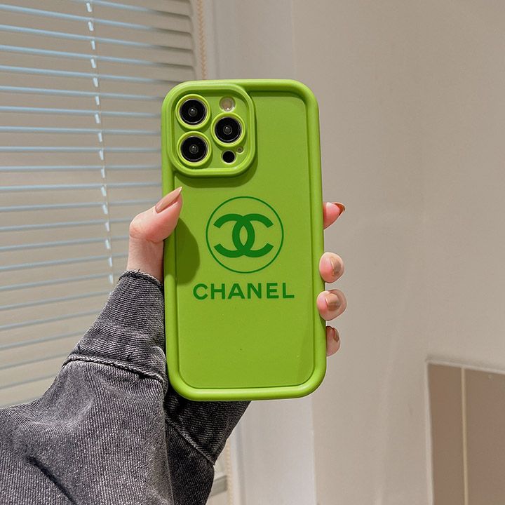 chanel  ブランドロゴ アイフォン 15 pro ケース